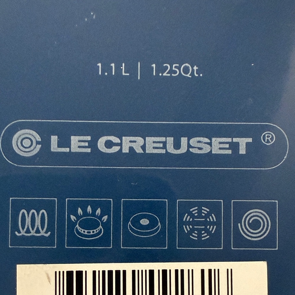 Le Creuset Enamel Tea Kettle Teapot 1.25 Quart --New - Picture 4 of 13